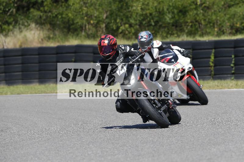 /Archiv-2025/48 25.08.2025 Cornu Master School ADR/gruen-vert/71